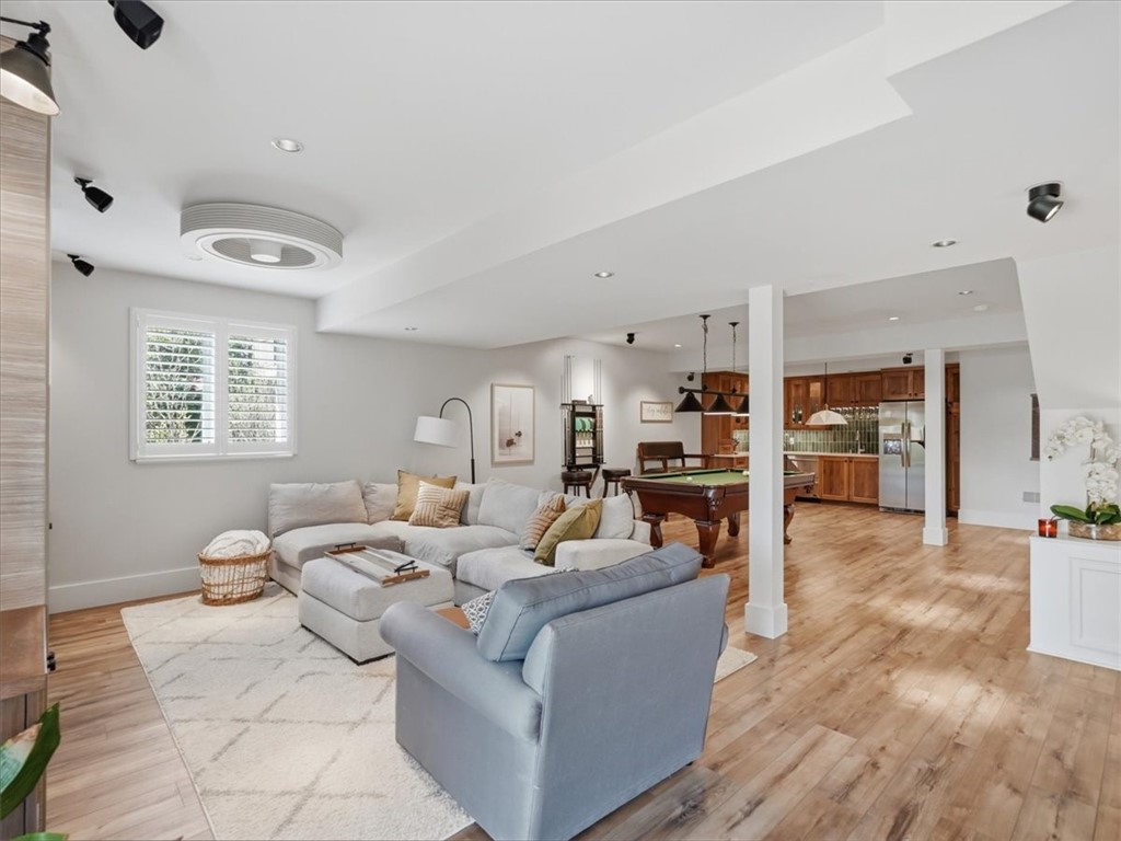 218 Chesapeake Dr