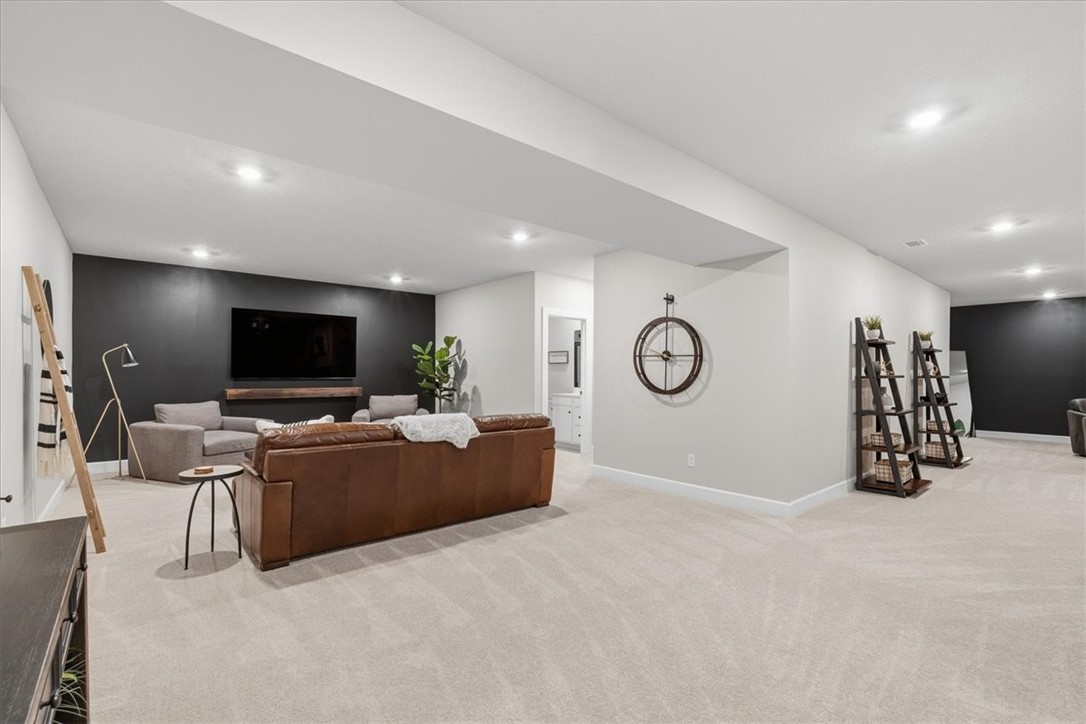 102 Curtis Dr