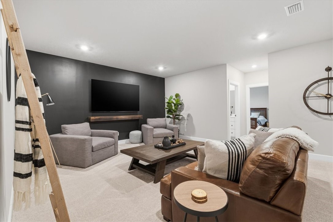 102 Curtis Dr