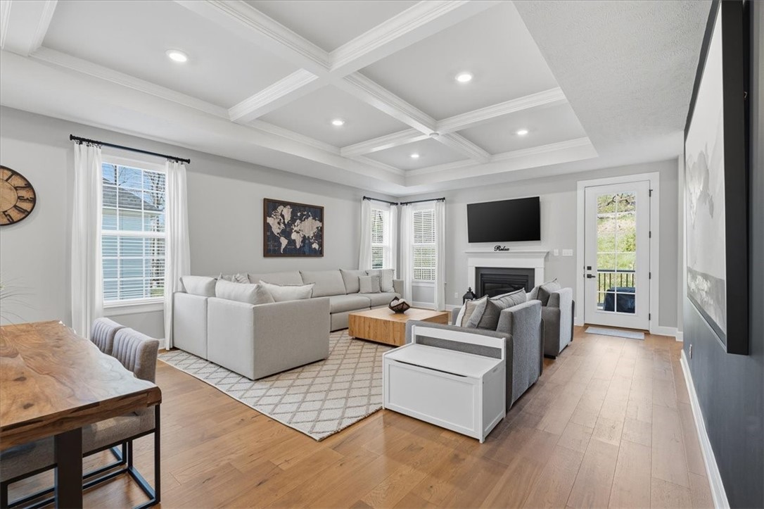 102 Curtis Dr
