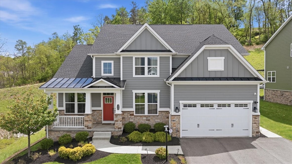 300 Crest Ln