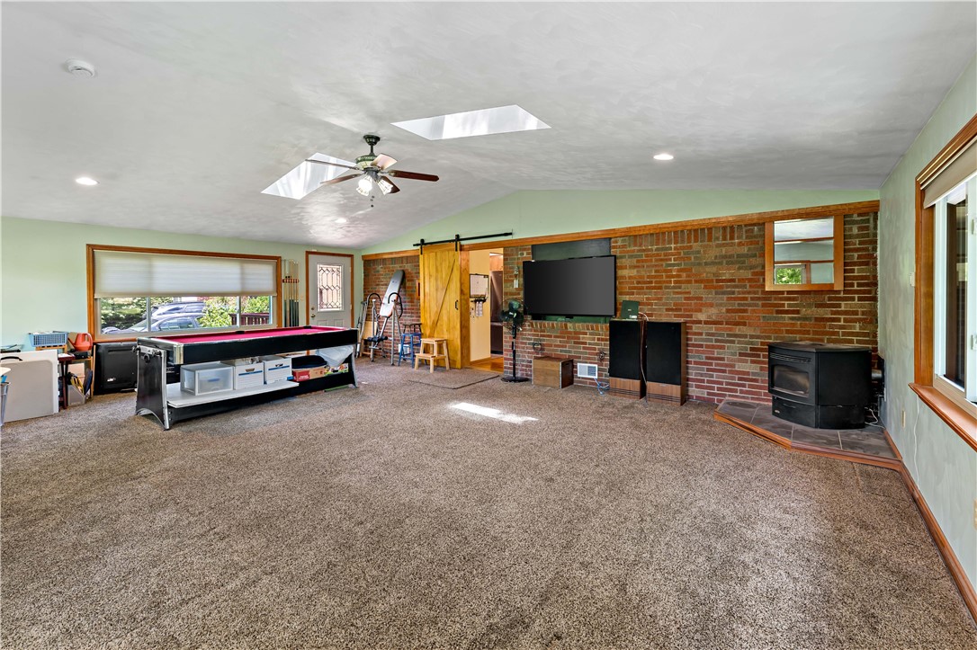 109 Elm Ln