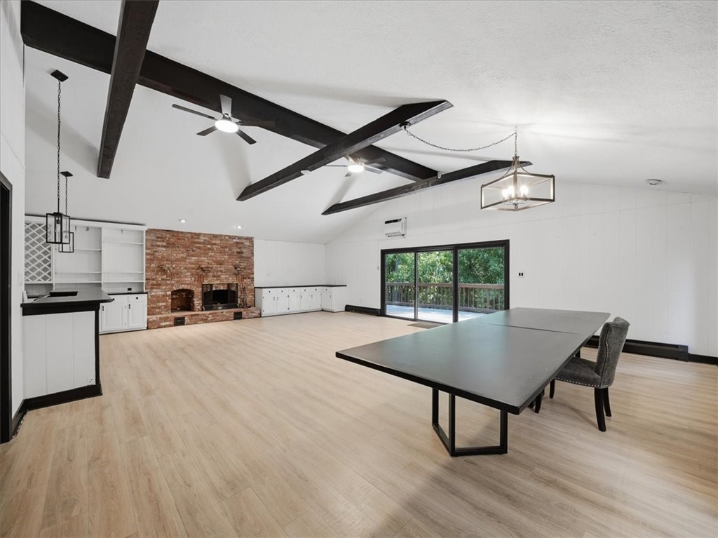 150 Maple Dr