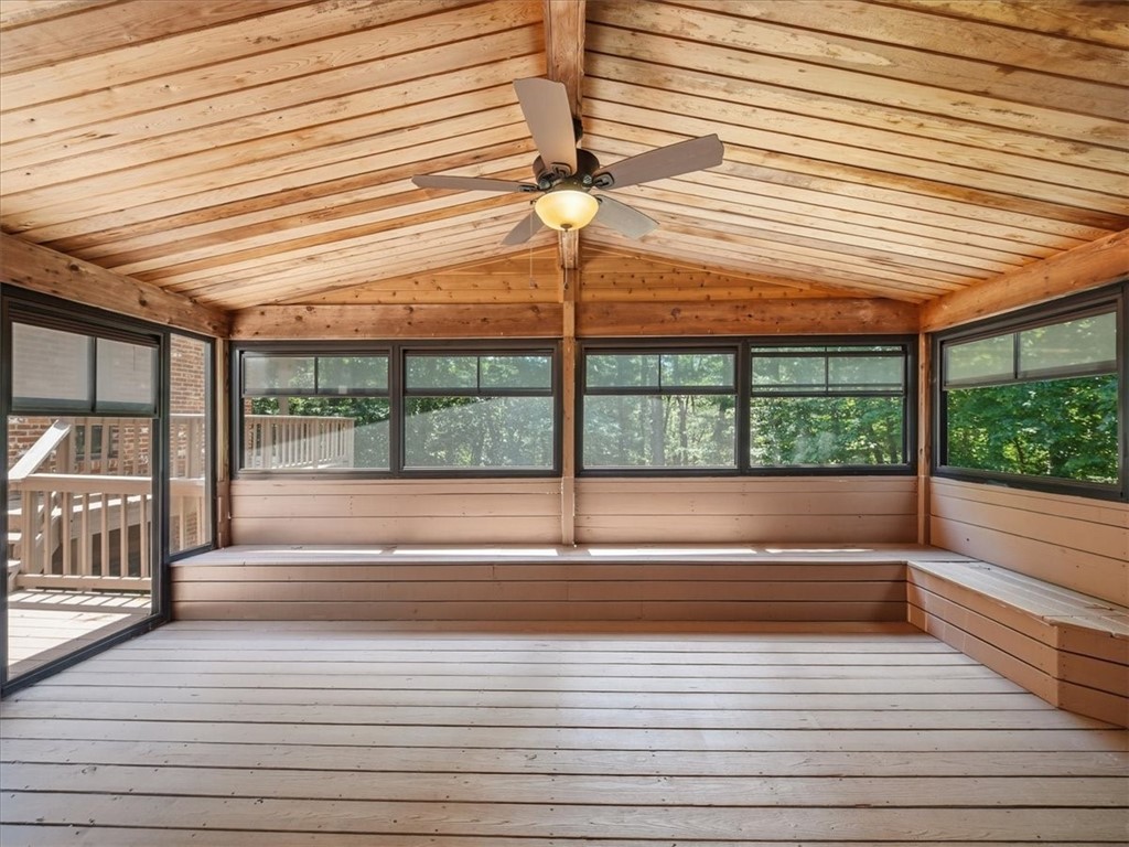 150 Maple Dr