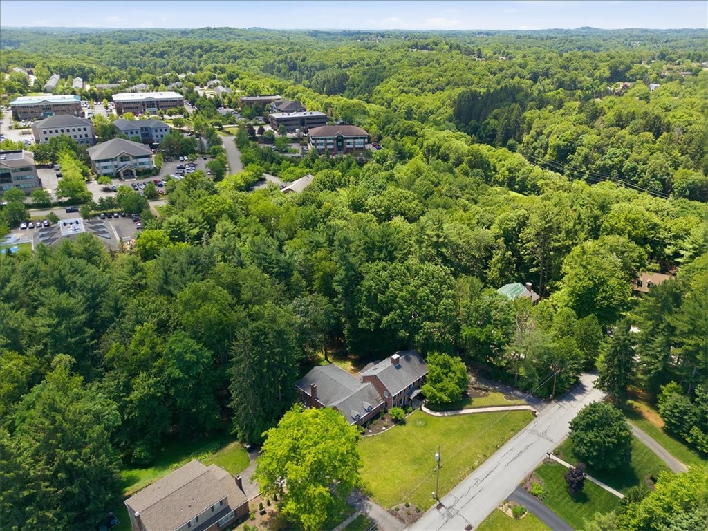 150 Maple Dr