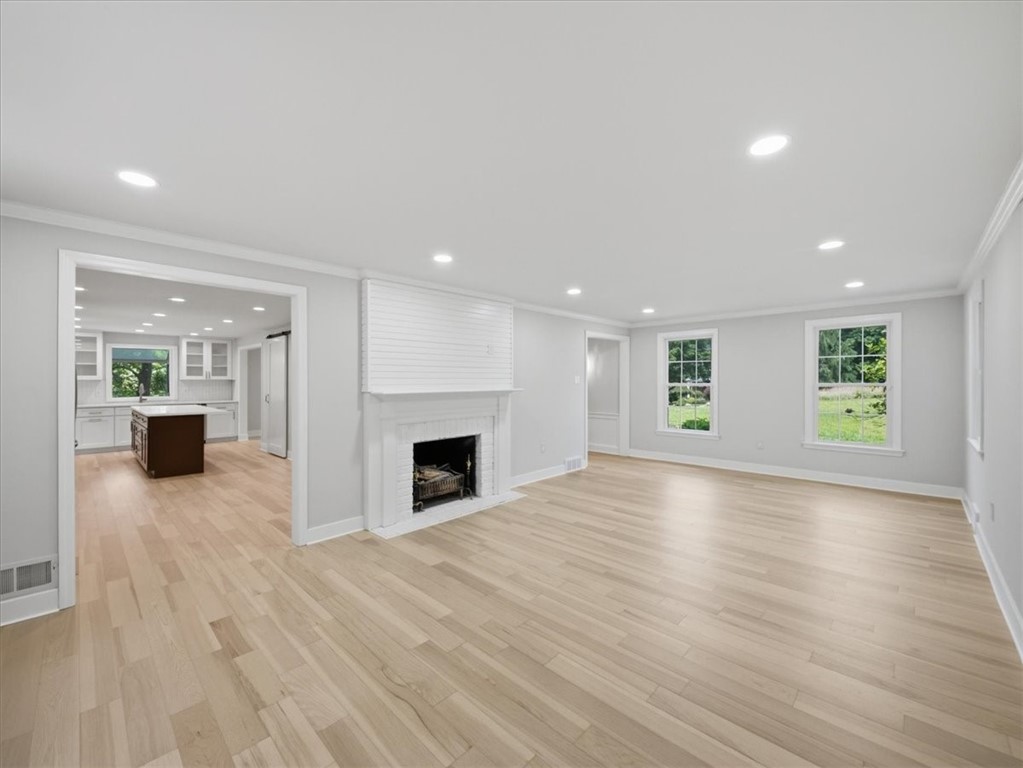 150 Maple Dr