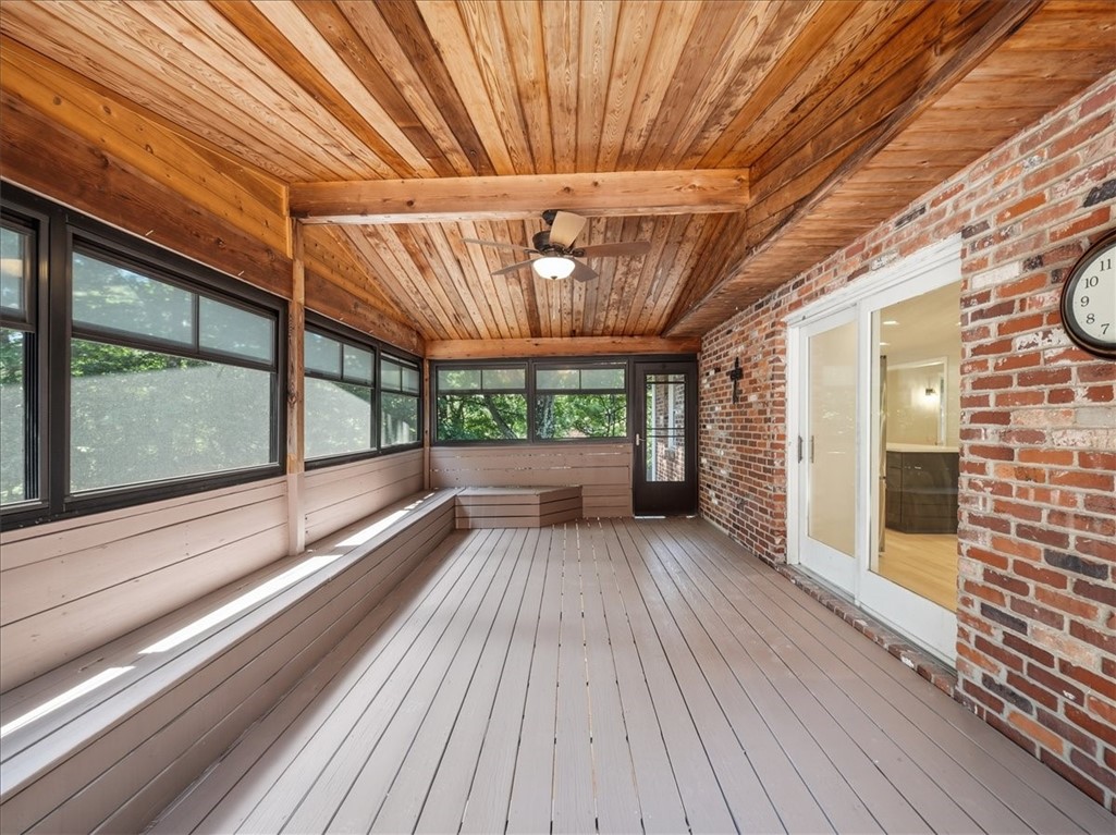 150 Maple Dr