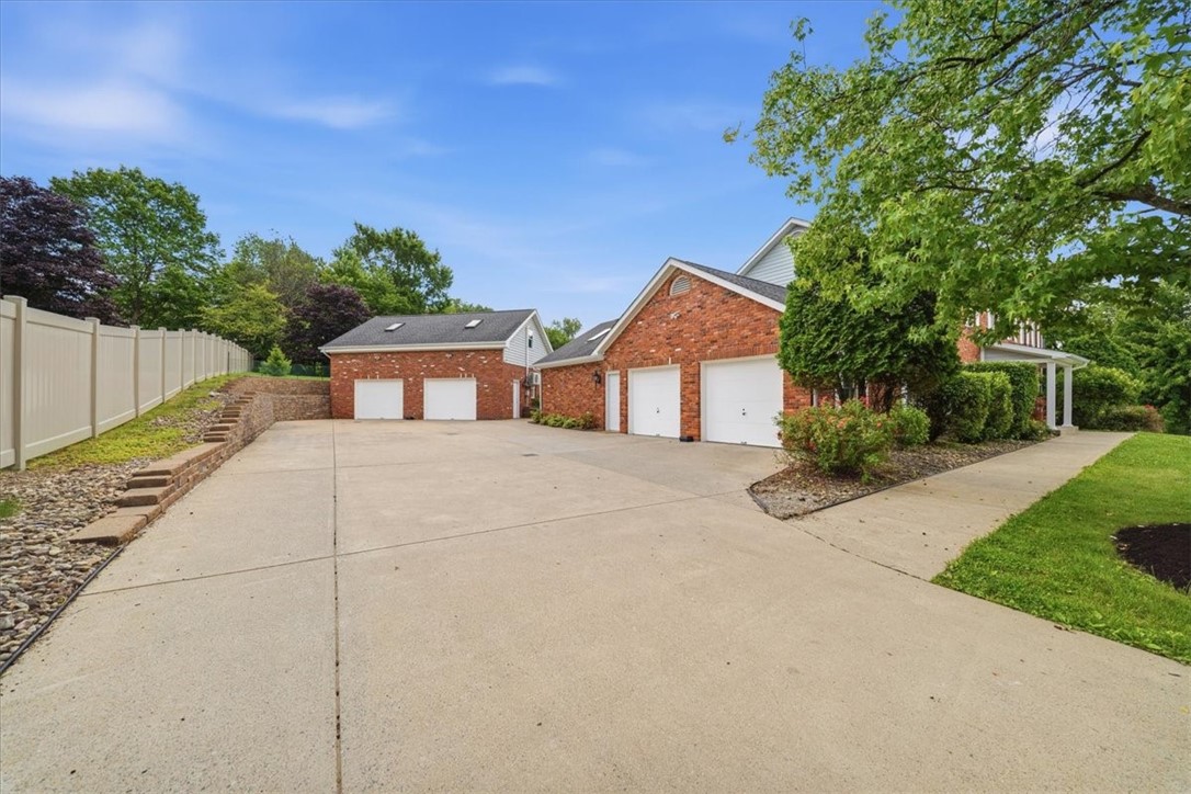 121 Northbrook Dr