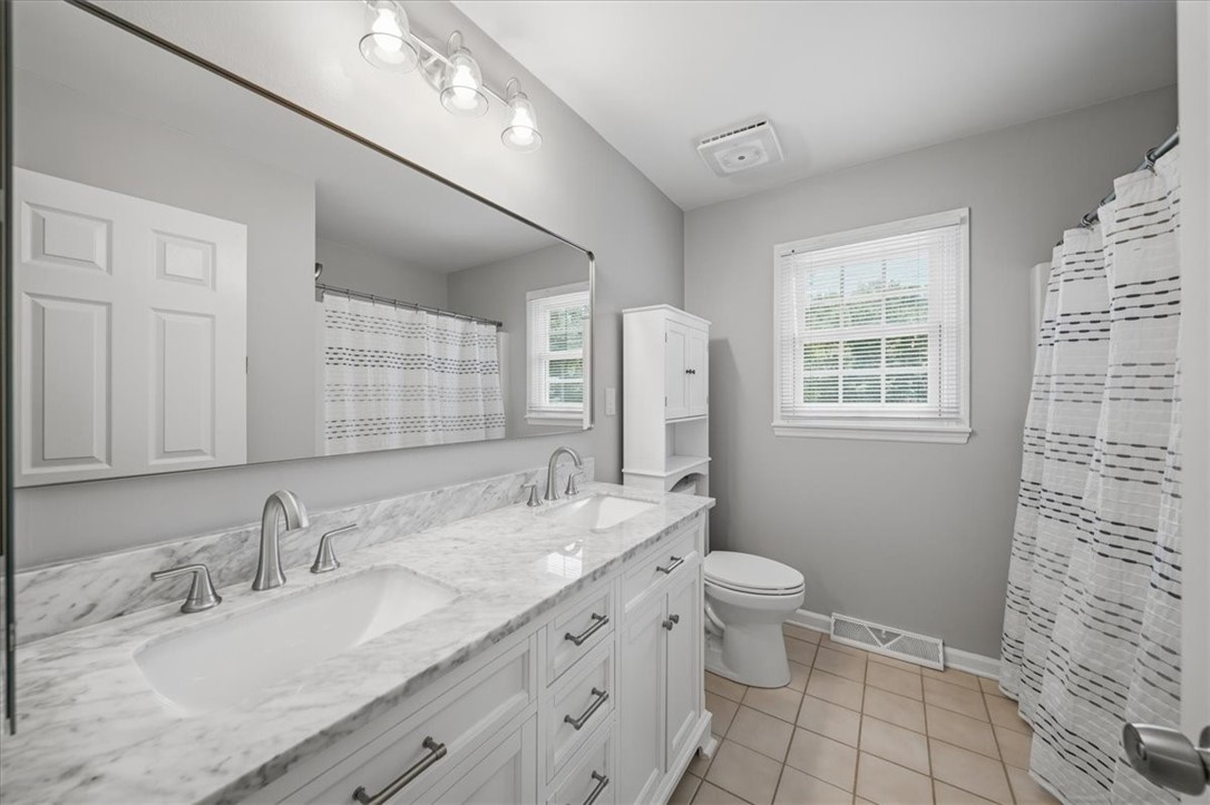 121 Northbrook Dr