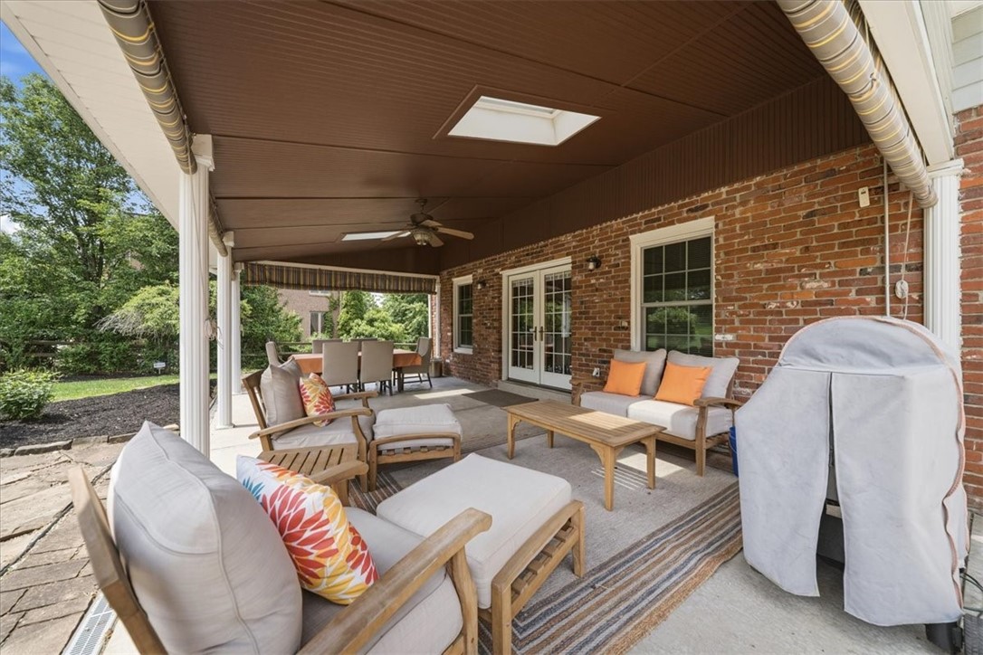 121 Northbrook Dr