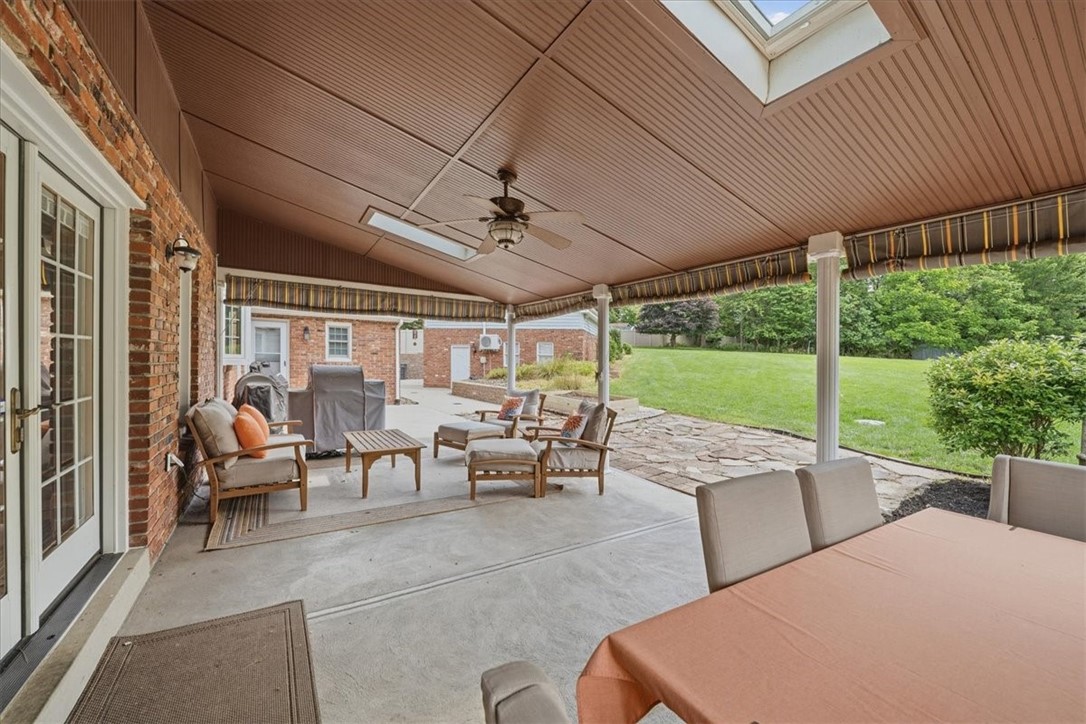 121 Northbrook Dr