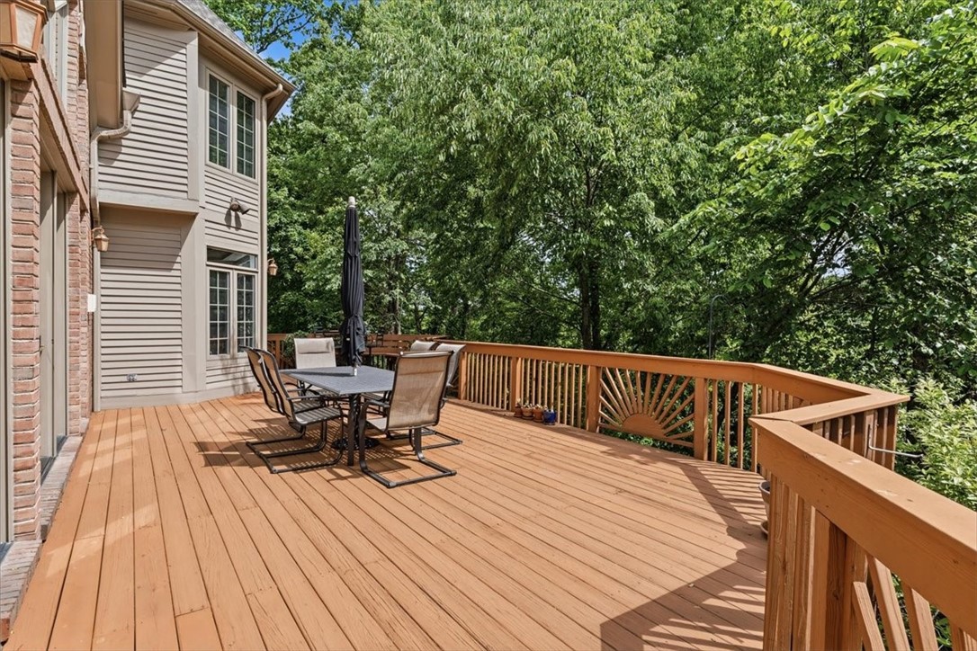 117 Lyndhurst Cir