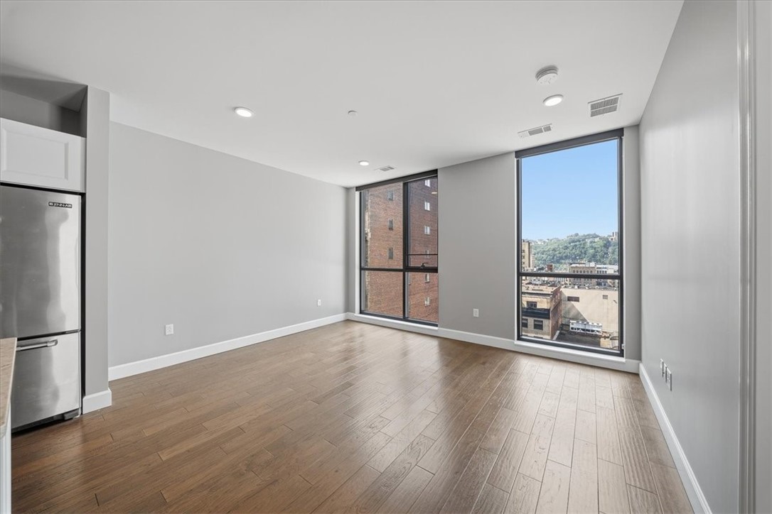 350 Oliver Ave 1101