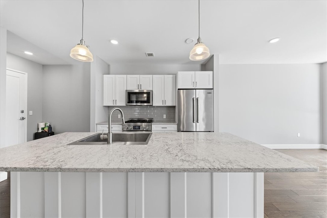 350 Oliver Ave 1101