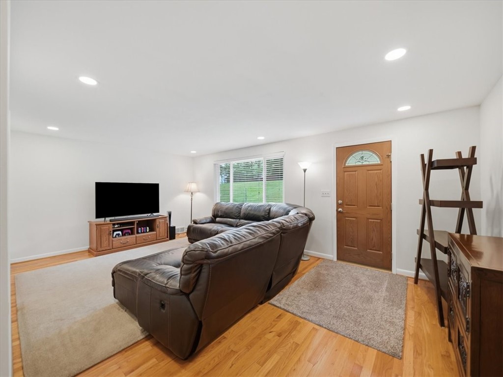 8424 Edwood Rd