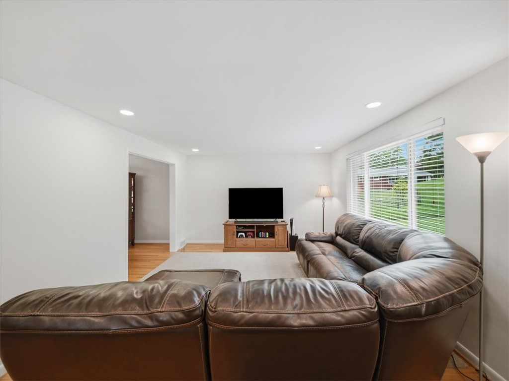 8424 Edwood Rd
