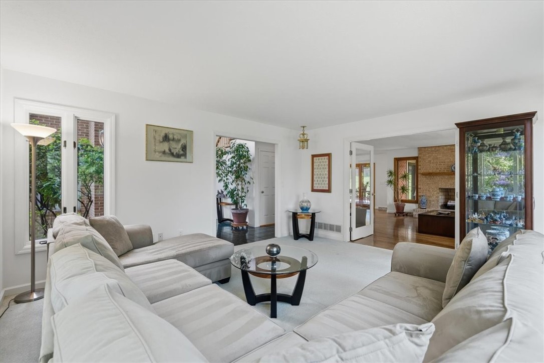 210 Reichold Rd