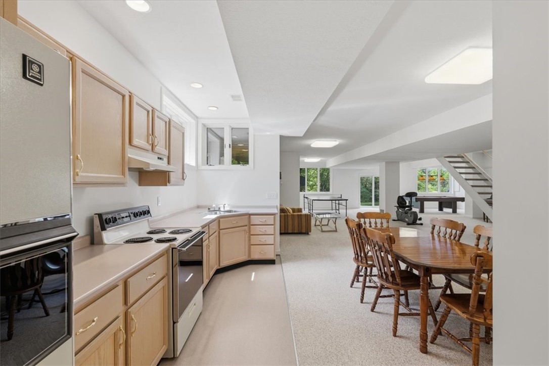 210 Reichold Rd