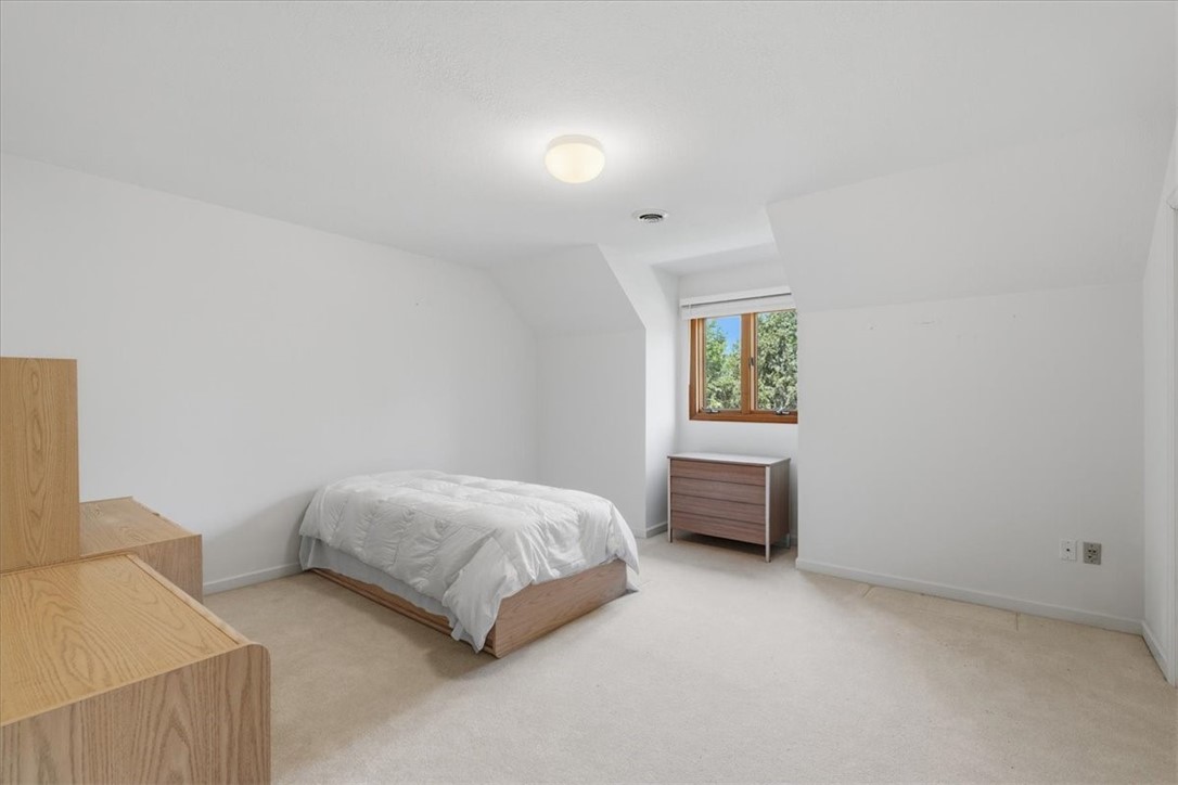210 Reichold Rd