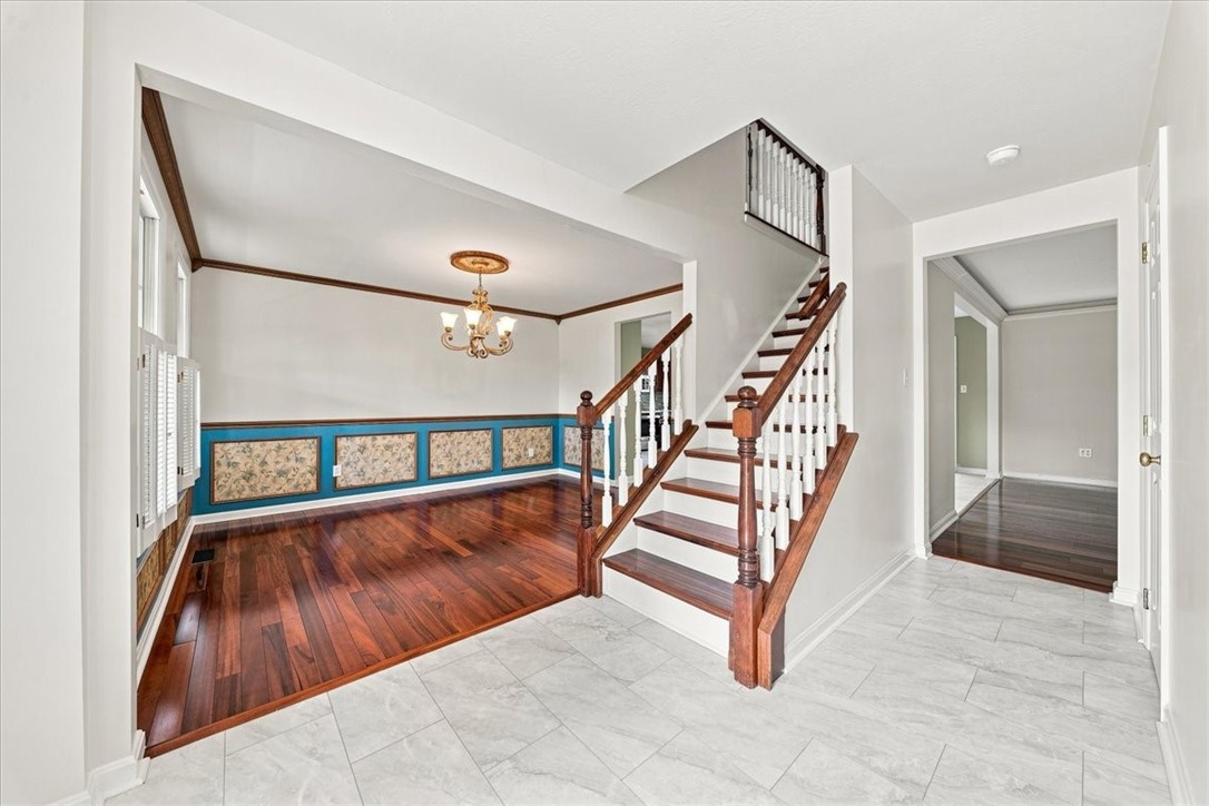 446 Crimson Dr
