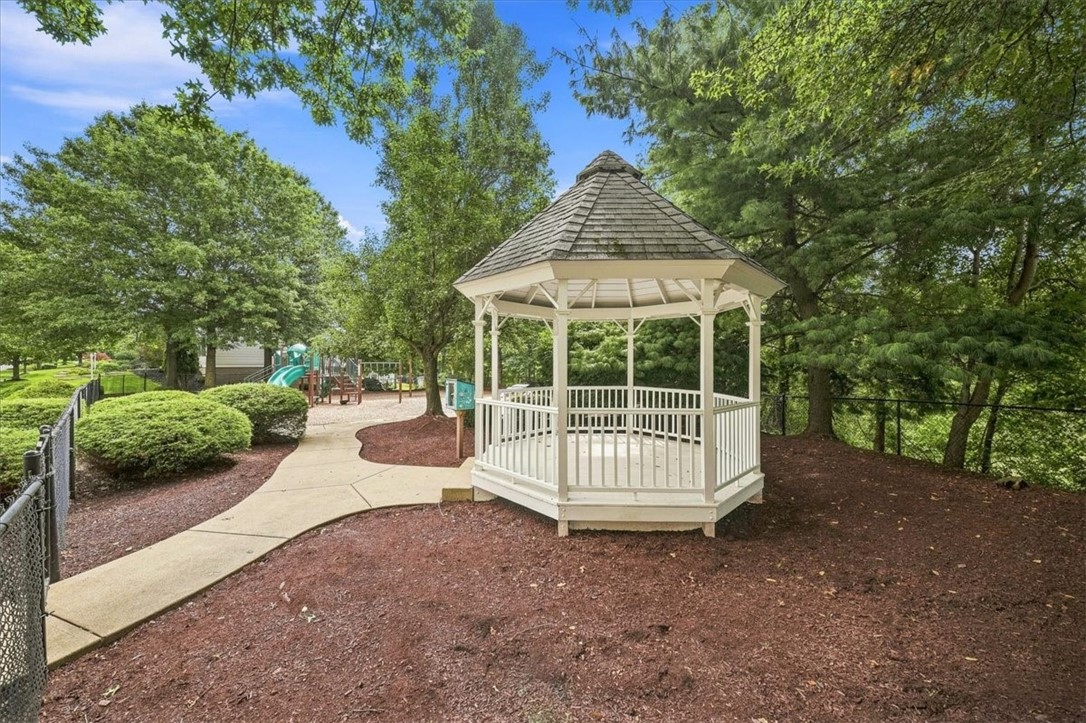 446 Crimson Dr
