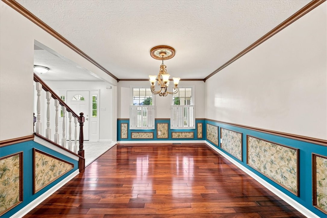 446 Crimson Dr