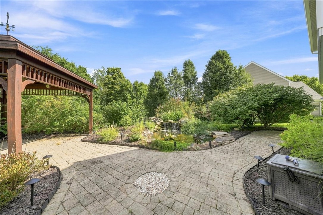 446 Crimson Dr