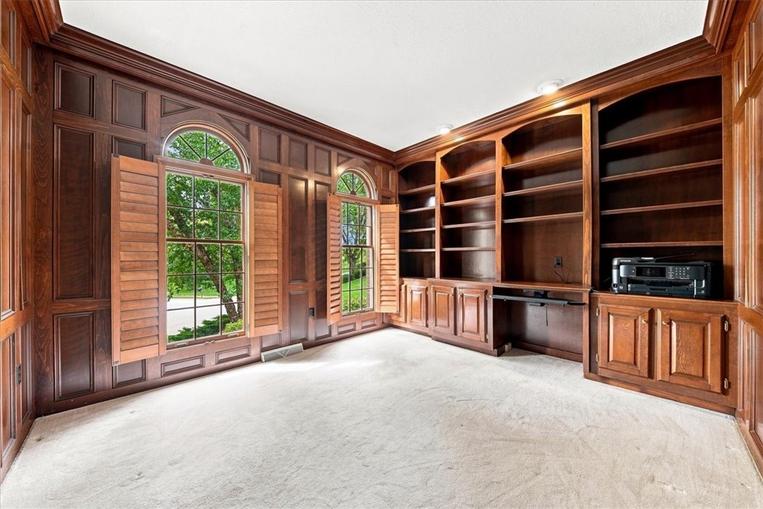 123 Foxwood Dr