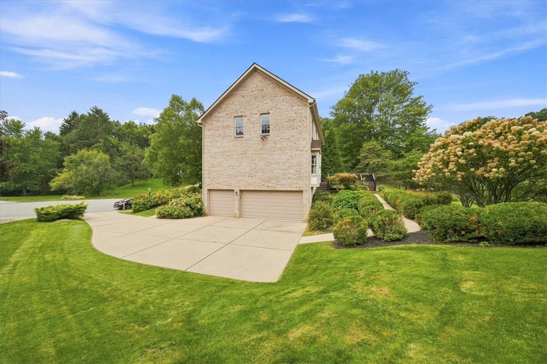 123 Foxwood Dr