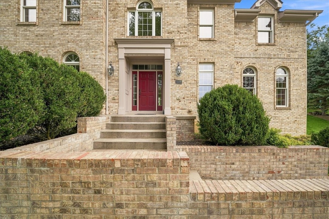 123 Foxwood Dr