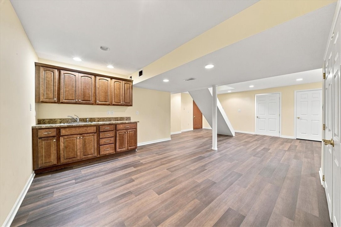 123 Foxwood Dr