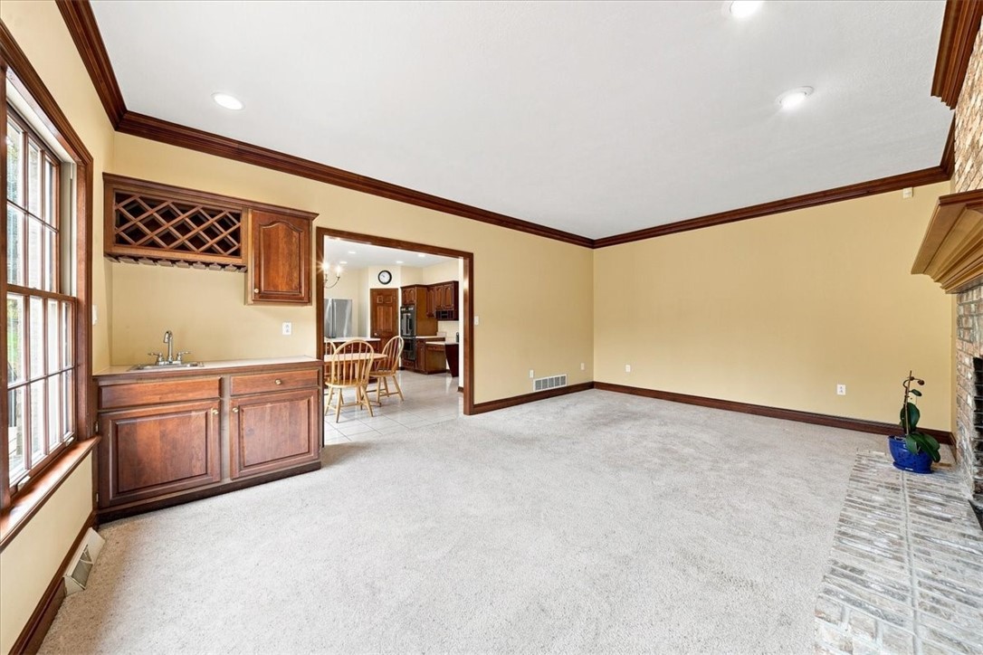 123 Foxwood Dr