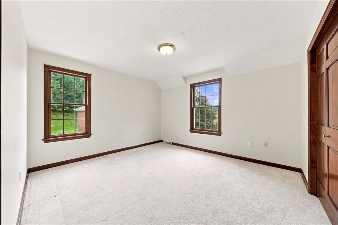 123 Foxwood Dr