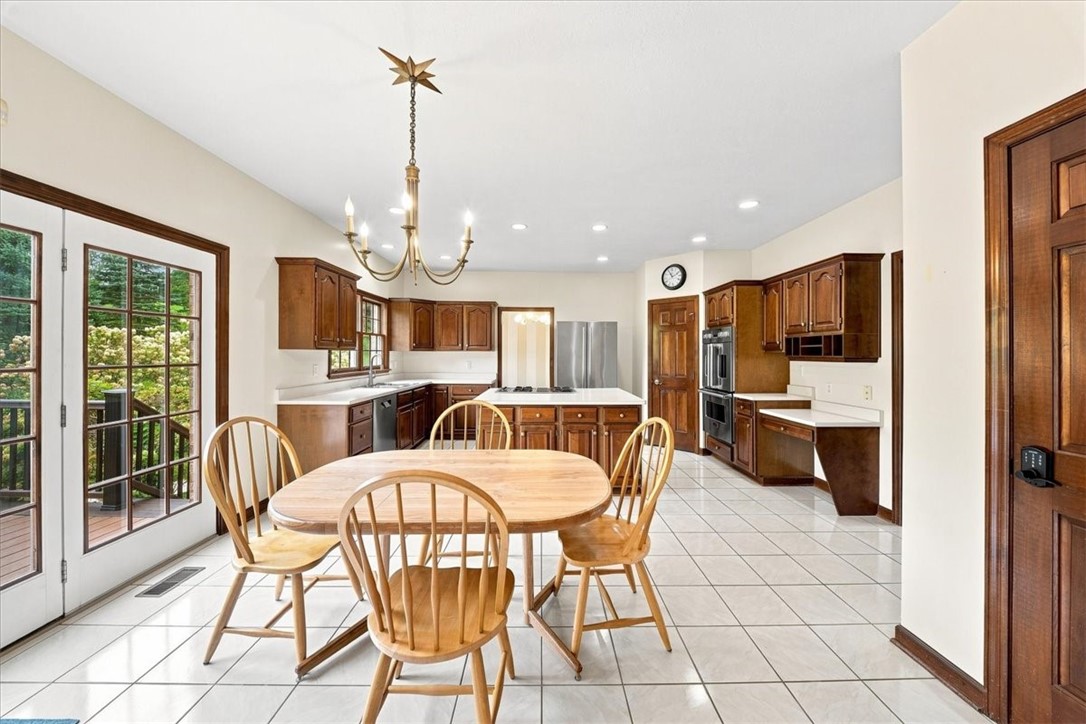 123 Foxwood Dr