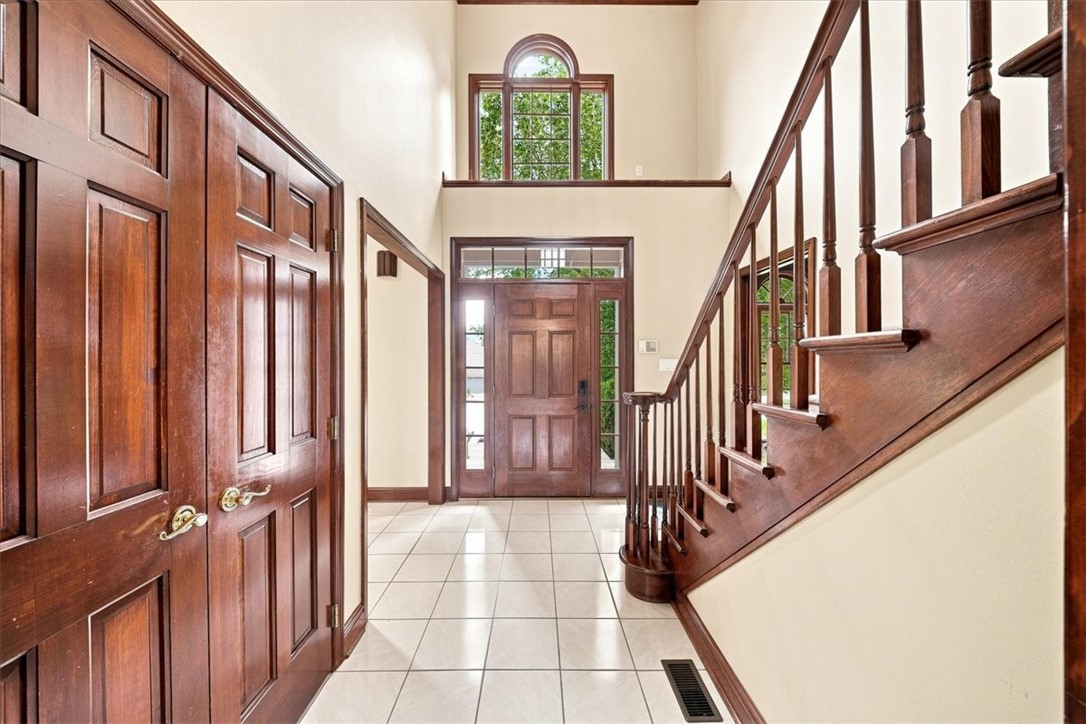 123 Foxwood Dr