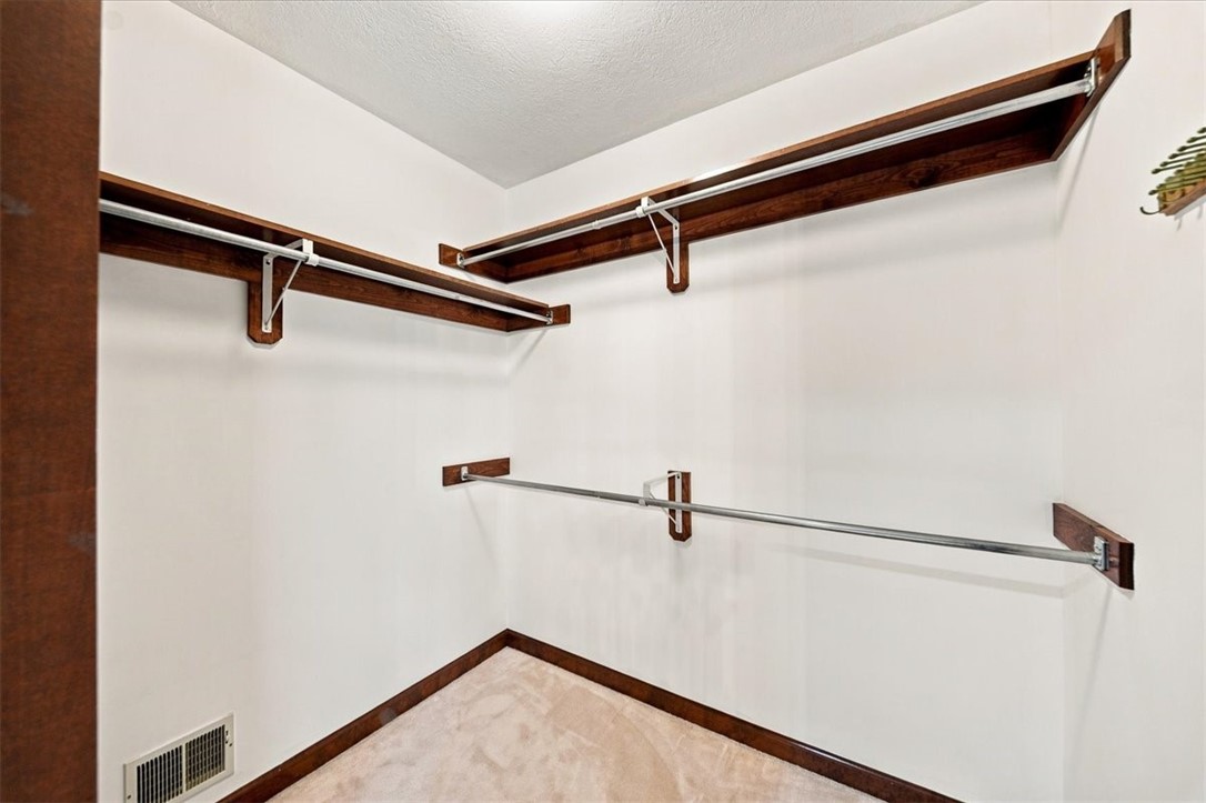 123 Foxwood Dr