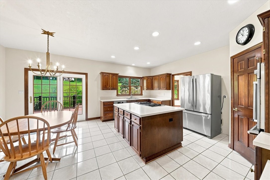 123 Foxwood Dr