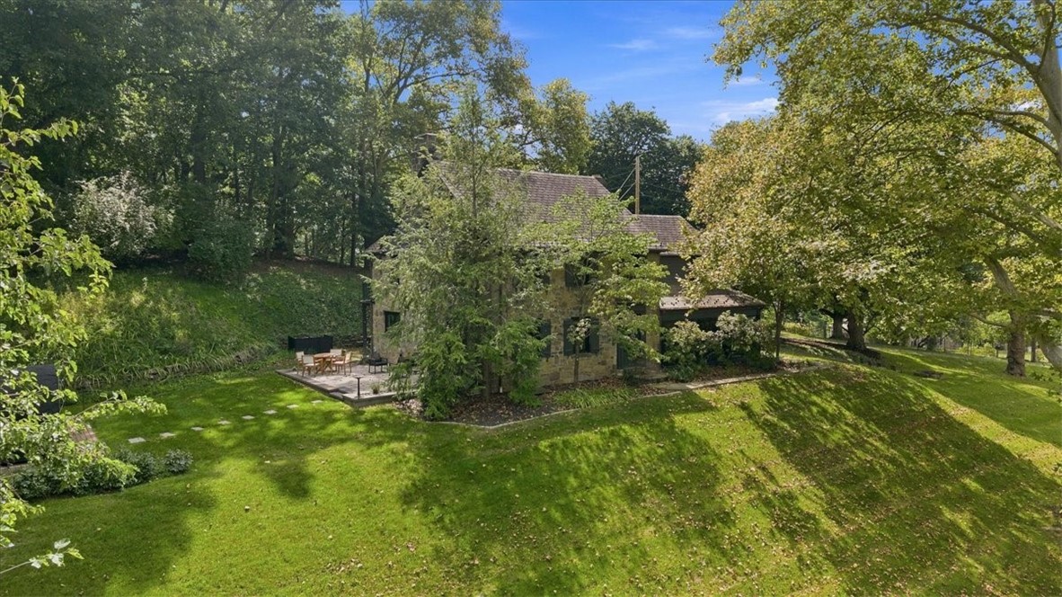 22 Priscilla Ln