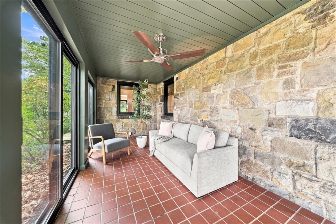 22 Priscilla Ln