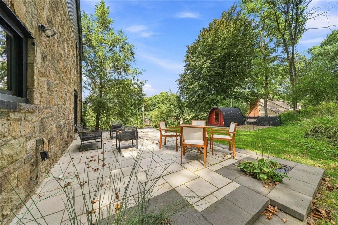 22 Priscilla Ln