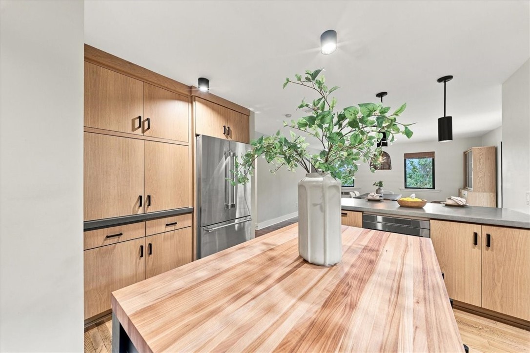 22 Priscilla Ln