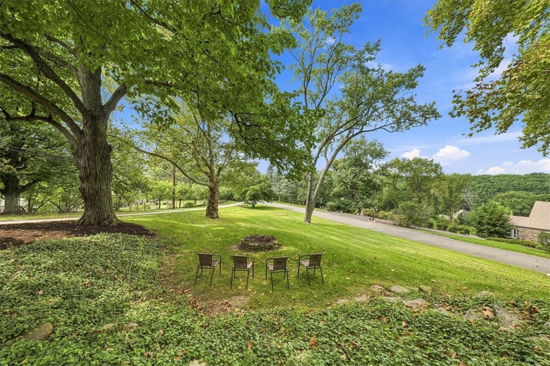 22 Priscilla Ln