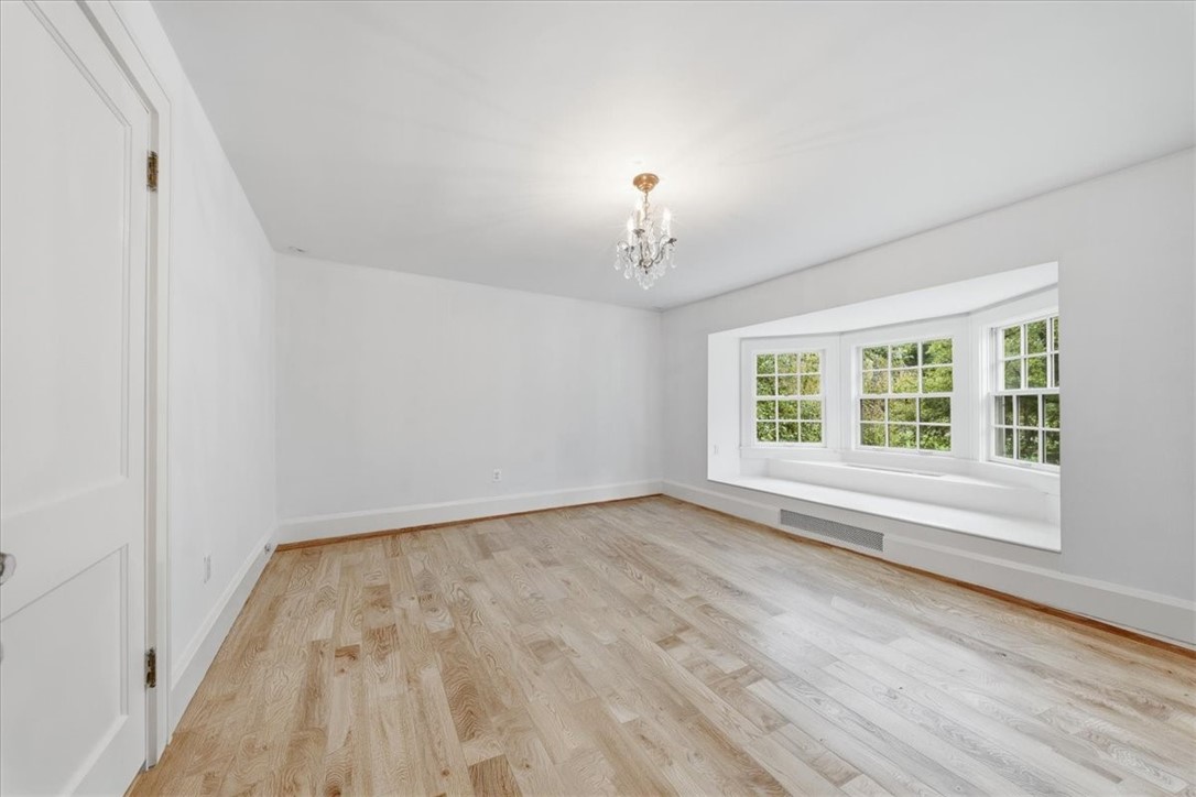 4448 Mount Royal Blvd