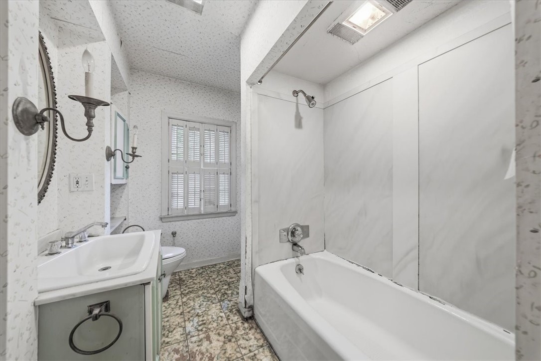 4448 Mount Royal Blvd