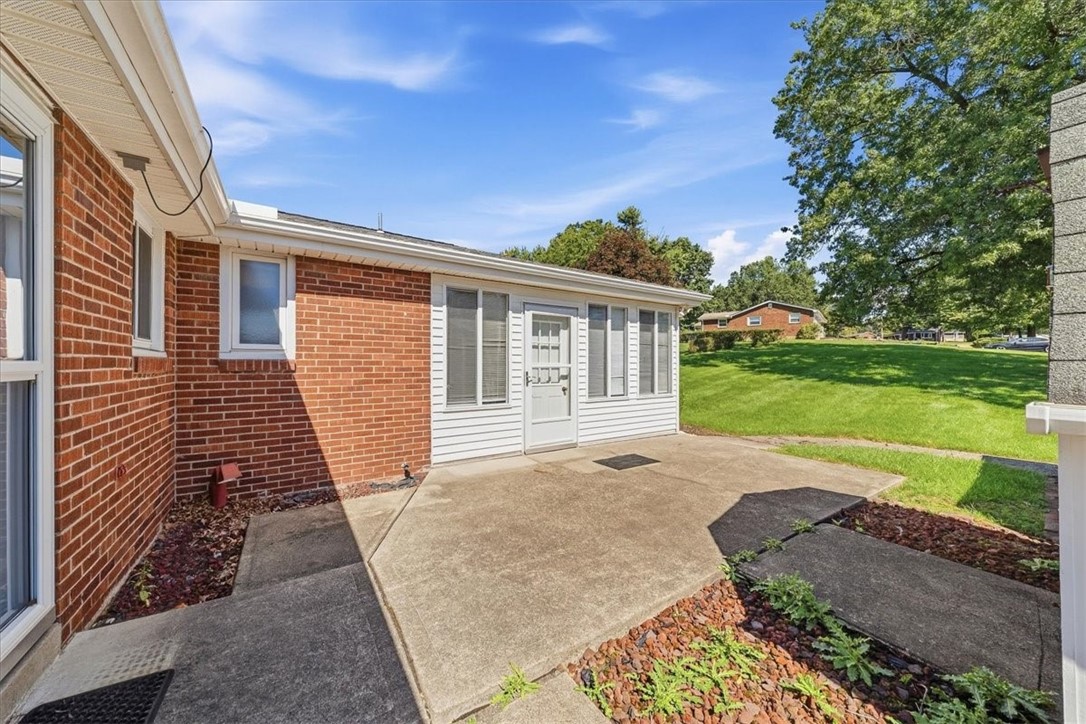 9428 Saratoga Dr