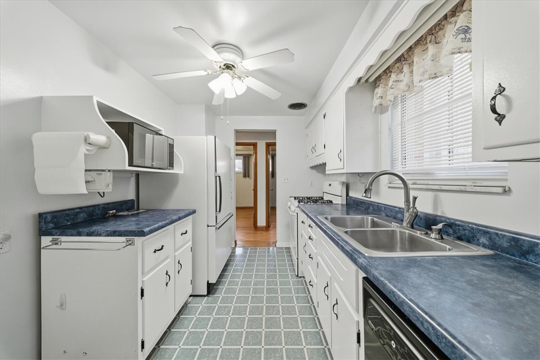 9428 Saratoga Dr