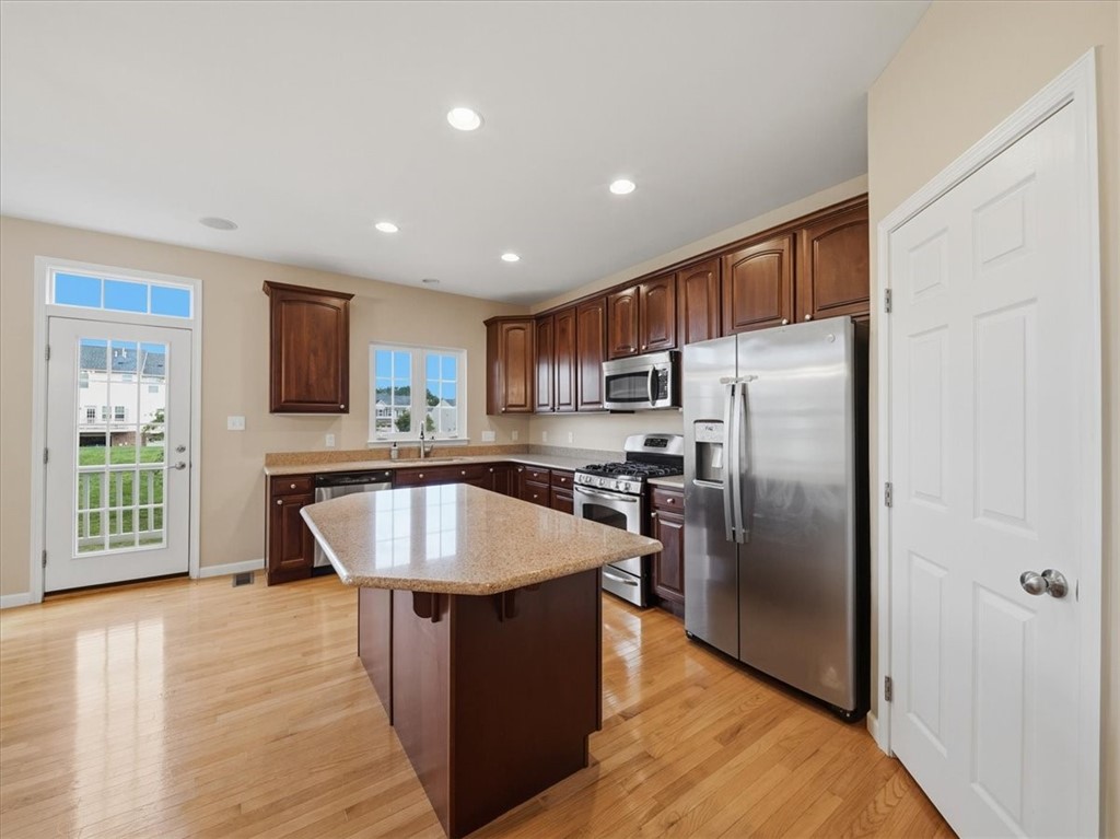 400 Fairgate Dr