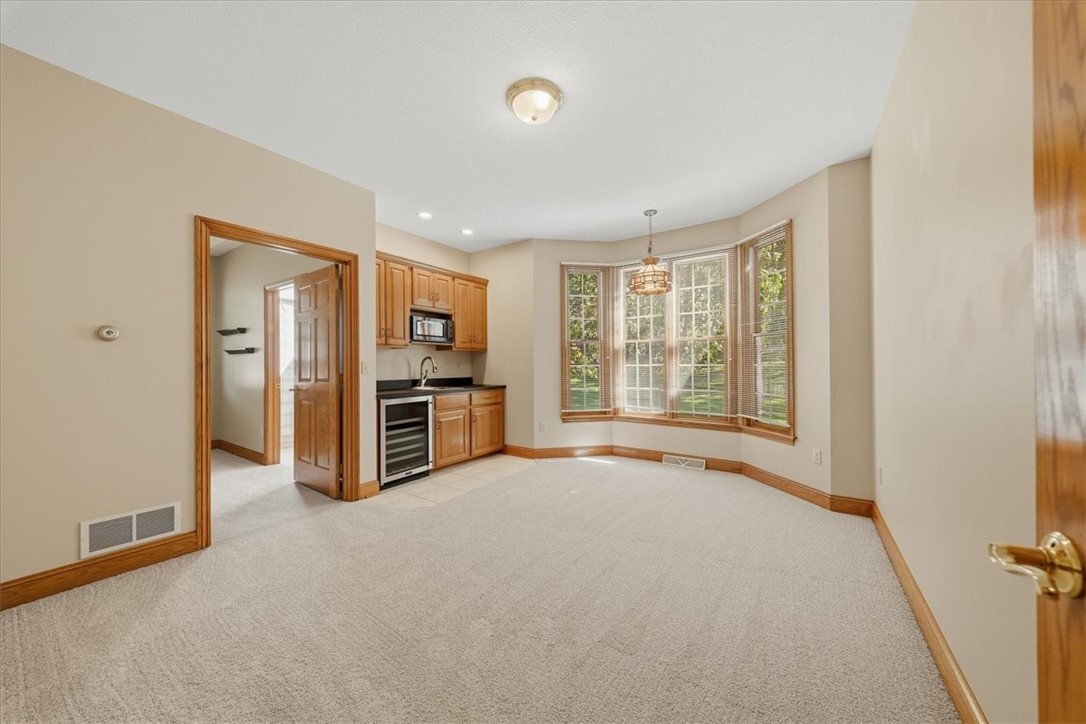 706 Audubon Dr