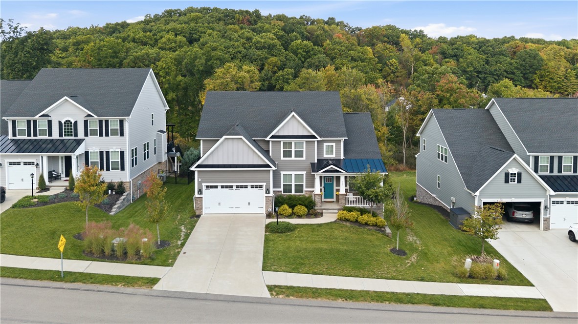 325 Crest Ln