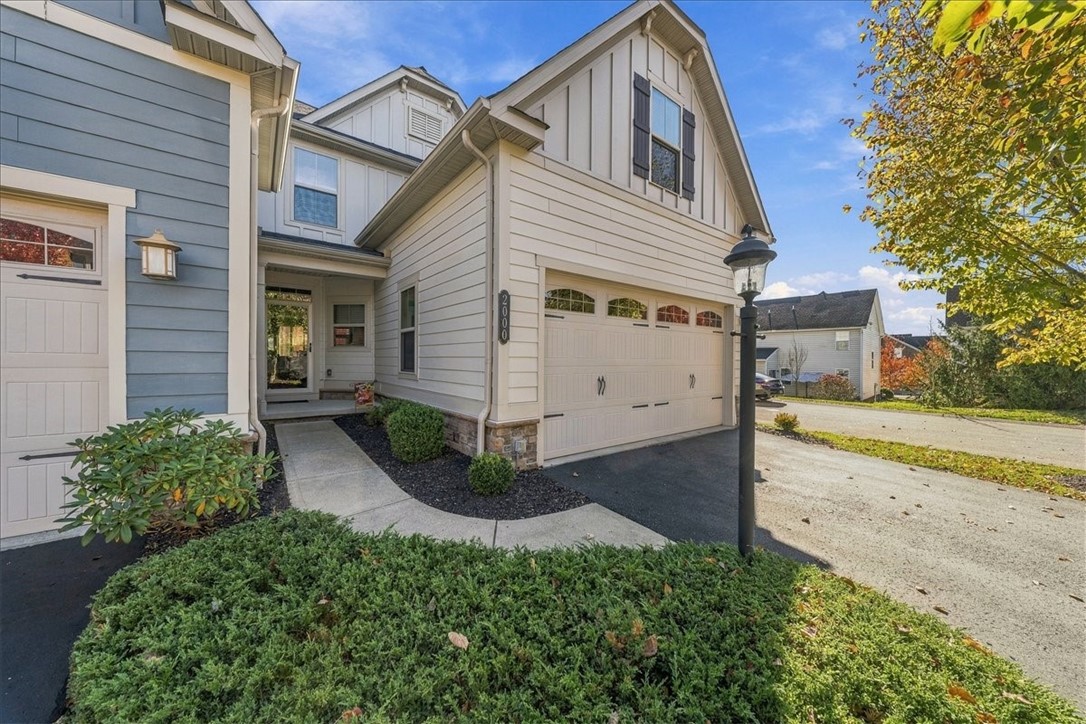 2000 Connecticut Ln